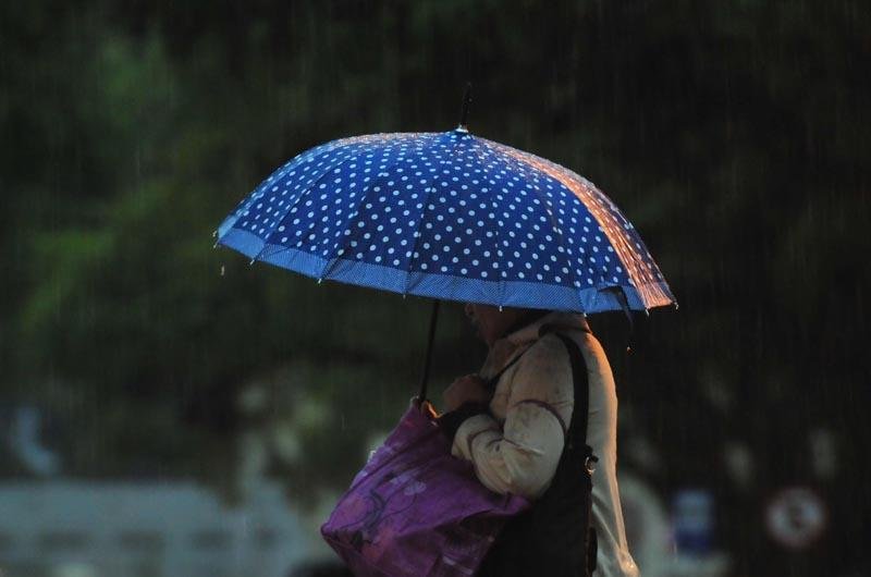 Chuva forte com rajadas de vento deve atingir o Estado entre quinta e sexta-feira