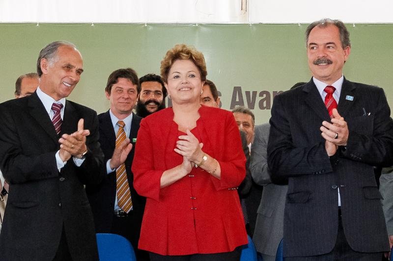 Dilma Rousseff disse que a infla&ccedil;&atilde;o est&aacute; sob controle e que o governo est&aacute; tranquilo em rela&ccedil;&atilde;o &agrave; desacelera&ccedil;&atilde;o do &iacute;ndice nos pr&oacute;ximos meses