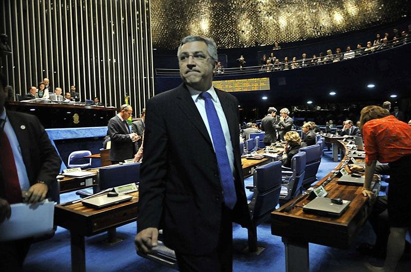 Senado aprova PEC para m&eacute;dicos militares atenderem pelo SUS