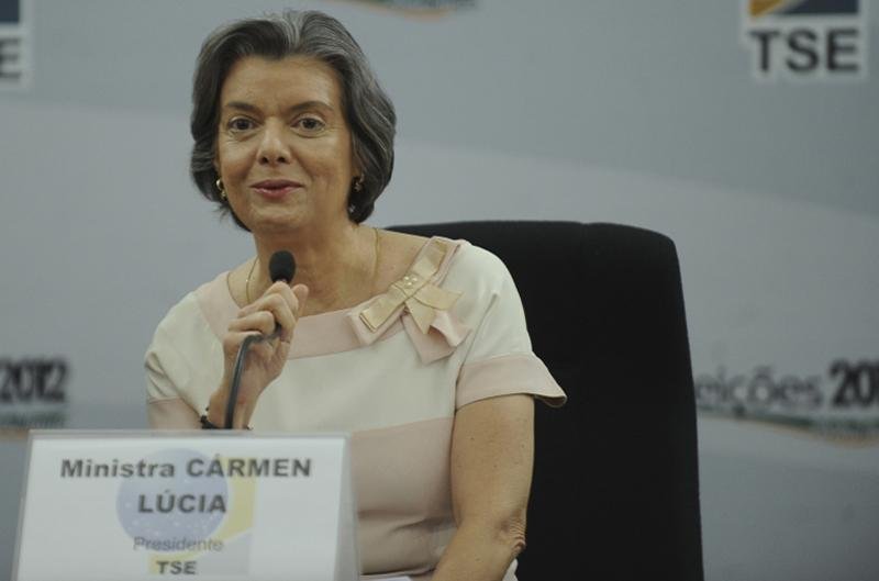 Ministra C&aacute;rmen L&uacute;cia ignorava acordo com empresa