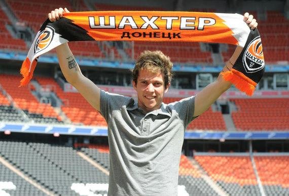 Shakhtar Donetsk anuncia contrata&ccedil;&atilde;o de Bernard 