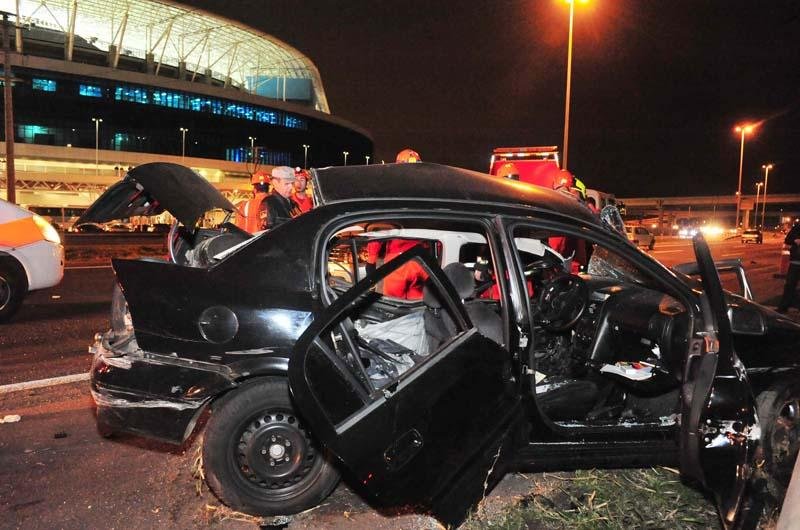 Acidente em frente &agrave; Arena deixou quatro feridos