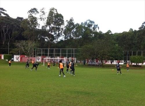 Gr&ecirc;mio treinou nesta manh&atilde; em Salvador