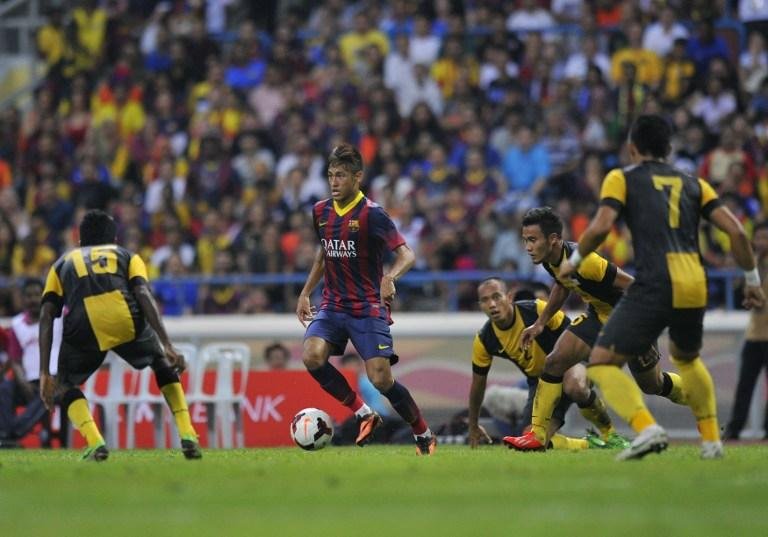 T&eacute;cnico do Barcelona elogia Neymar e diz que time est&aacute; pronto para a estreia