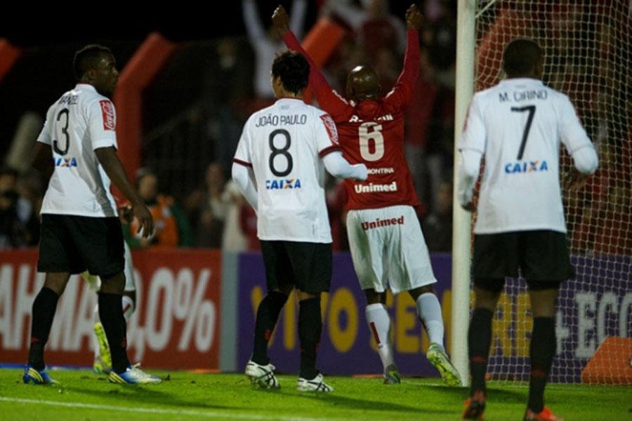 Inter empatou em 2 a 2 com o Atl&eacute;tico-PR