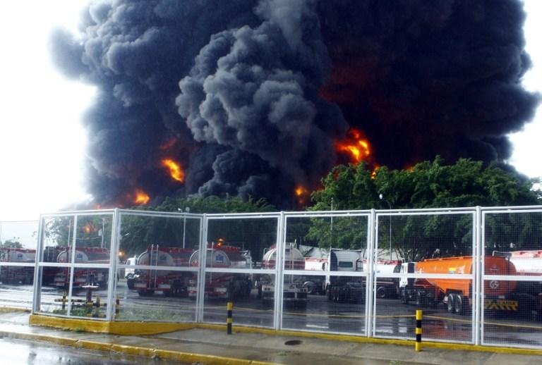 Raio provoca inc&ecirc;ndio em refinaria da Venezuela 