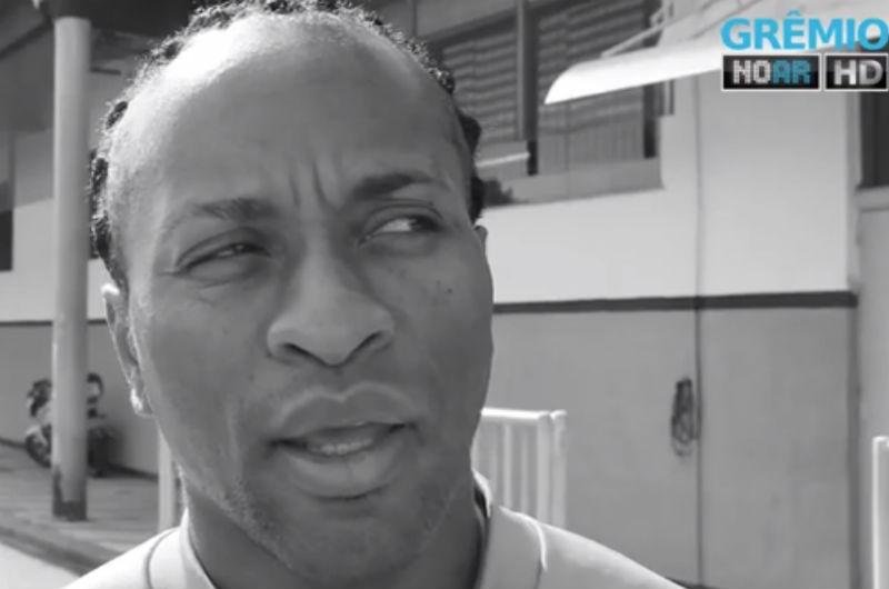 Z&eacute; Roberto falou sobre racismo em v&iacute;deo