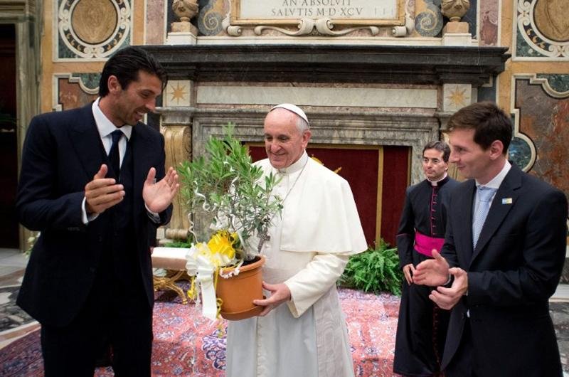 Papa Francisco recebeu as delega&ccedil;&otilde;es de It&aacute;lia e Argentina, no Vaticano