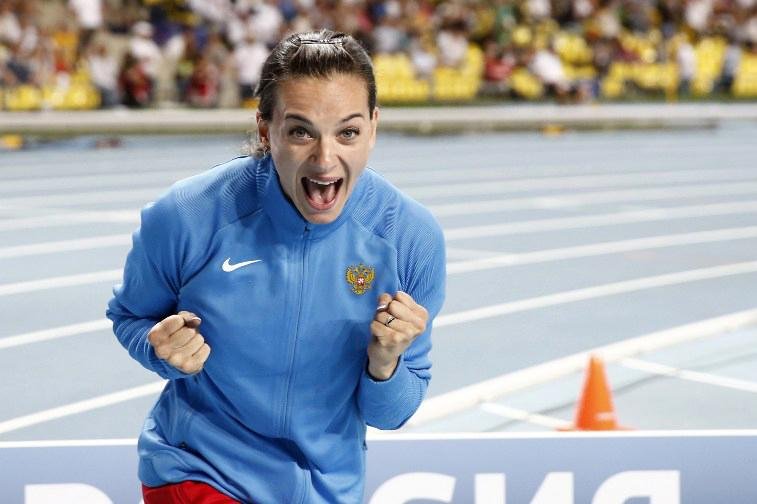 Russa fez grande festa ap&oacute;s levar o ouro no Mundial de Atletismo de Moscou