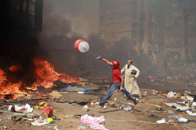 Cr&iacute;ticos de Mursi e favor&aacute;veis ao atual governo promovem uma s&eacute;rie de manifesta&ccedil;&otilde;es