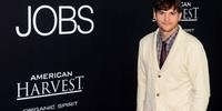 Ashton Kutcher interpreta Steve Jobs em ´Jobs´