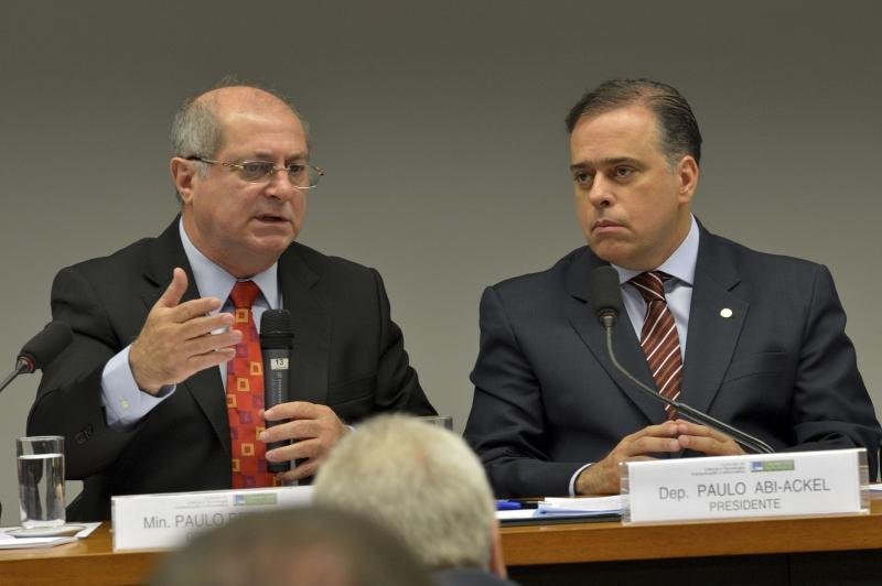 Paulo Bernardo disse que intercepta&ccedil;&atilde;o de comunica&ccedil;&atilde;o privada &eacute; um &acute;&acute;problema mundial&acute;&acute;