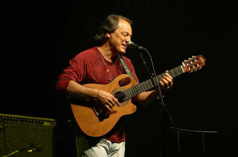 Toquinho toca seus sucessos hoje, no Teatro do Bourbon Country