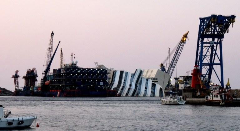 Retirada do Costa Concordia do mar come&ccedil;a em setembro