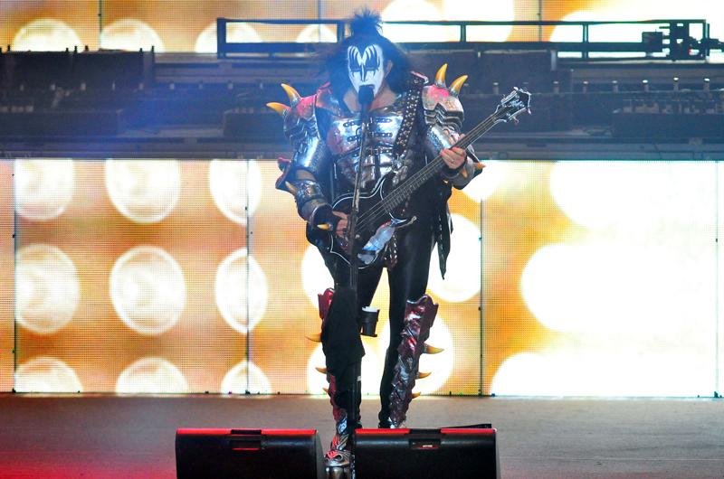 Kiss monta time de futebol americano em Los Angeles