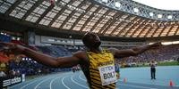 Bolt sobra nos 200 metros e se sagra tricampeão mundial em Moscou