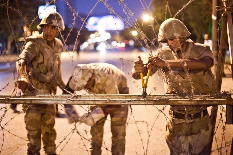Ex&eacute;rcito segue nas ruas do Cairo