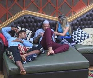 Mateus faz proposta &iacute;ntima para namorada