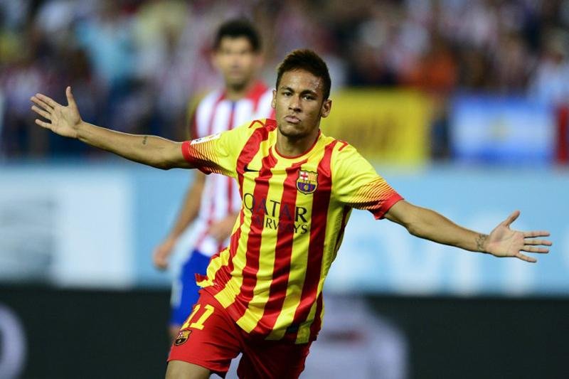 Neymar marca seu primeiro gol oficial no Barcelona