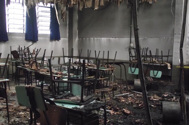 Salas de aula foram destru&iacute;das