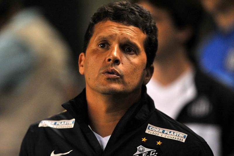 Oliveira pede aten&ccedil;&atilde;o ao Santos para jogo de volta com Gr&ecirc;mio 