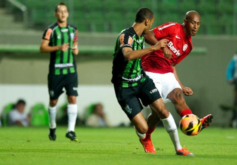 Com Fabr&iacute;cio no meio, Inter ainda n&atilde;o perdeu na temporada 
