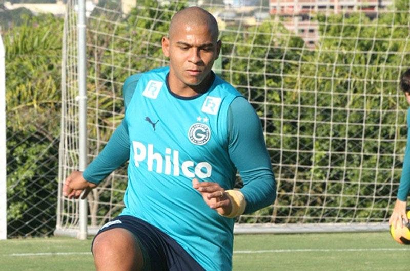 T&eacute;cnico do Inter elogiou atacante acima do peso por definir as jogadas no Goi&aacute;s