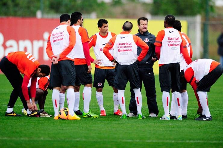 Mesmo com um jogo a menos, Inter est&aacute; sem vencer h&aacute; cinco rodadas no Brasileir&atilde;o