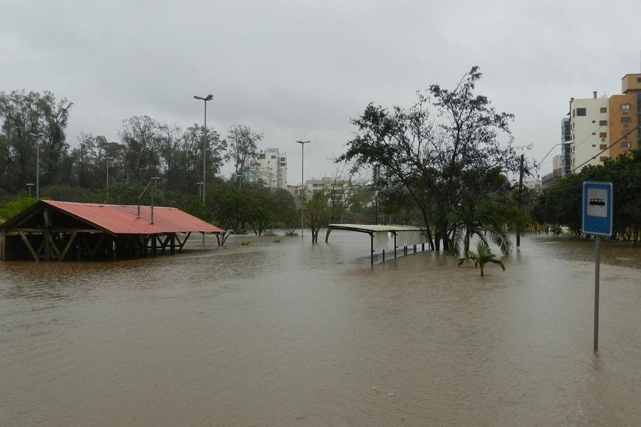 Mais de 1,5 mil pessoas foram desalojadas na &aacute;rea de abrang&ecirc;ncia da &aacute;gua