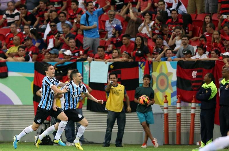 Par&aacute; comemora o gol marcado sobre o Flamengo