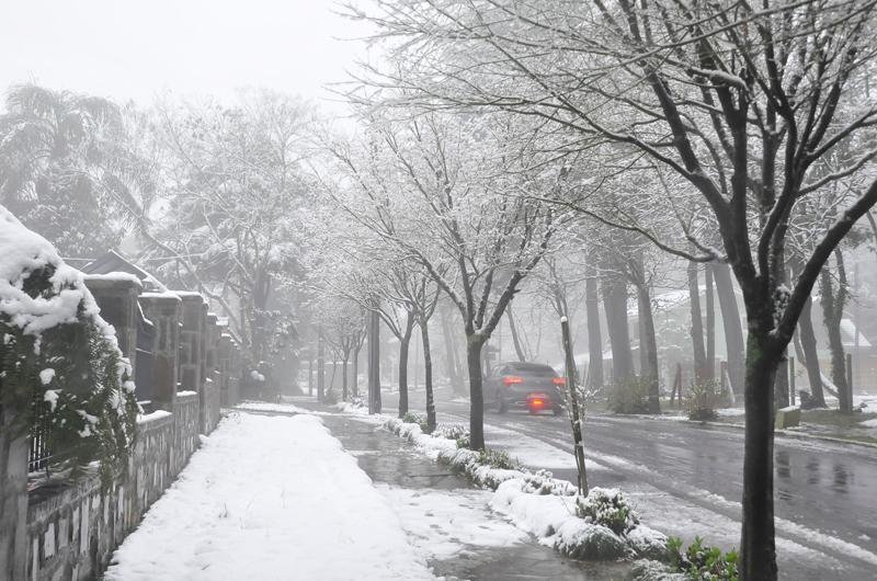 Depois da neve encantar os ga&uacute;chos, ar polar perde for&ccedil;a nesta quarta-feira