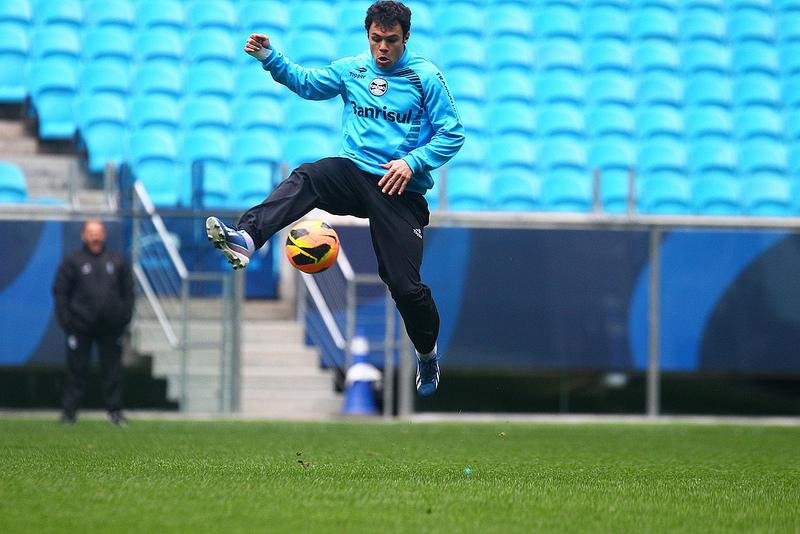Gr&ecirc;mio testa poder de rea&ccedil;&atilde;o de esquema diante do Santos