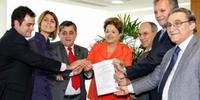 Dilma recebe líderes do PT, PDT, PSB e PCdoB