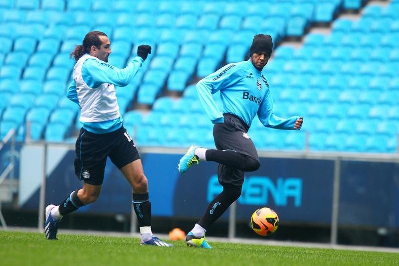 Gr&ecirc;mio quer press&atilde;o e gol no come&ccedil;o contra o Santos