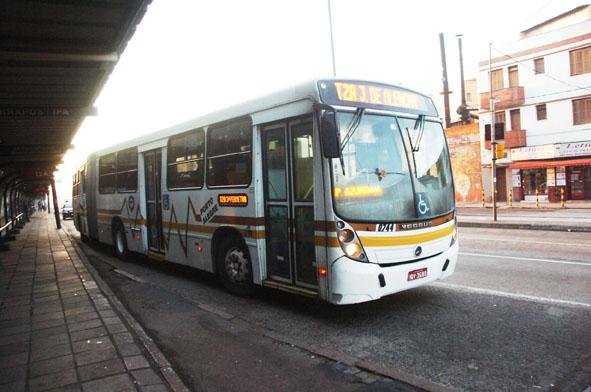 EPTC estima que 10% da frota de &ocirc;nibus est&aacute; nas ruas de Porto Alegre 