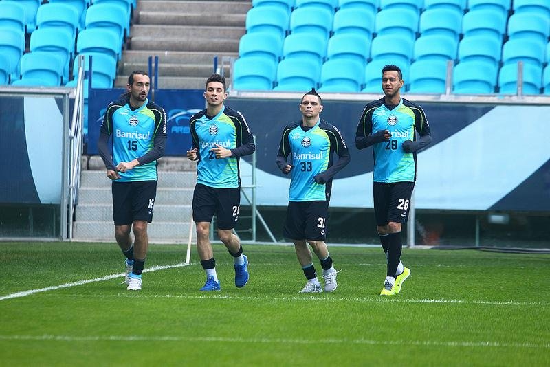 Barcos, Alex Telles, Par&aacute; e Souza apenas correram na Arena