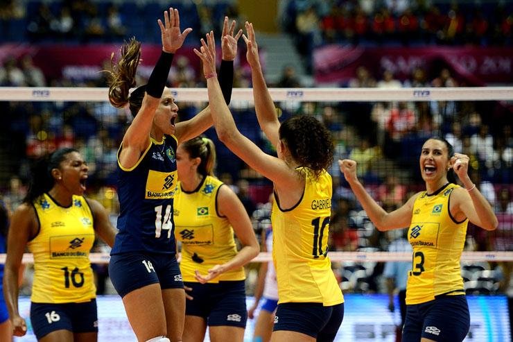 Oposto Sheilla foi eleita melhor jogadora da partida contra a S&eacute;rvia
