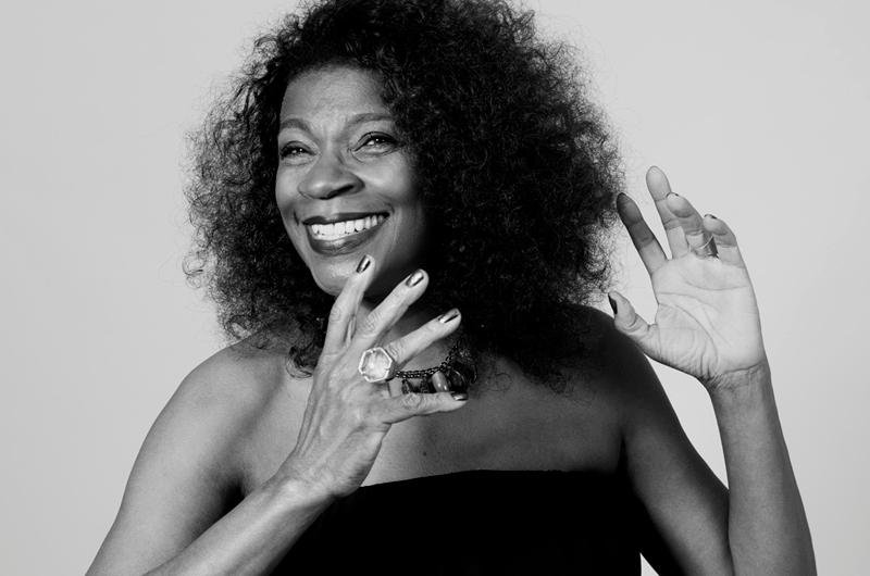 Cantora homenageia Luiz Melodia e Jards Macal&eacute; no espet&aacute;culo &acute;Negra Melodia&acute;