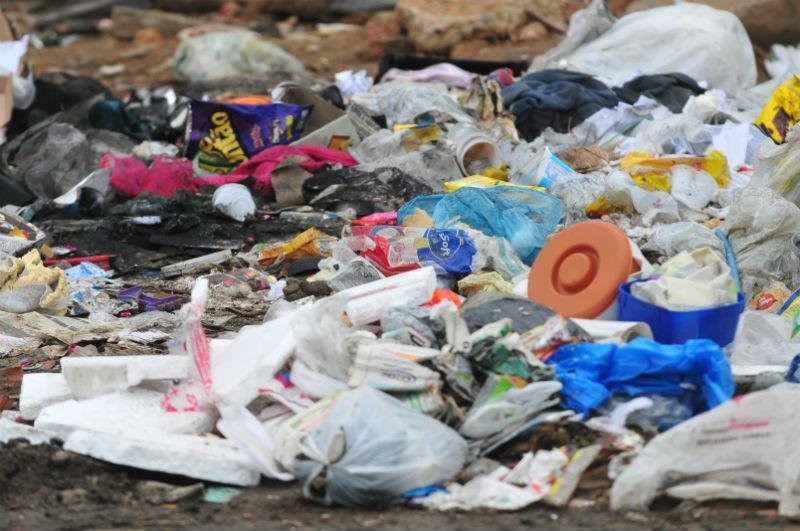 Prefeitura de Porto Alegre poder&aacute; multar quem jogar lixo na rua