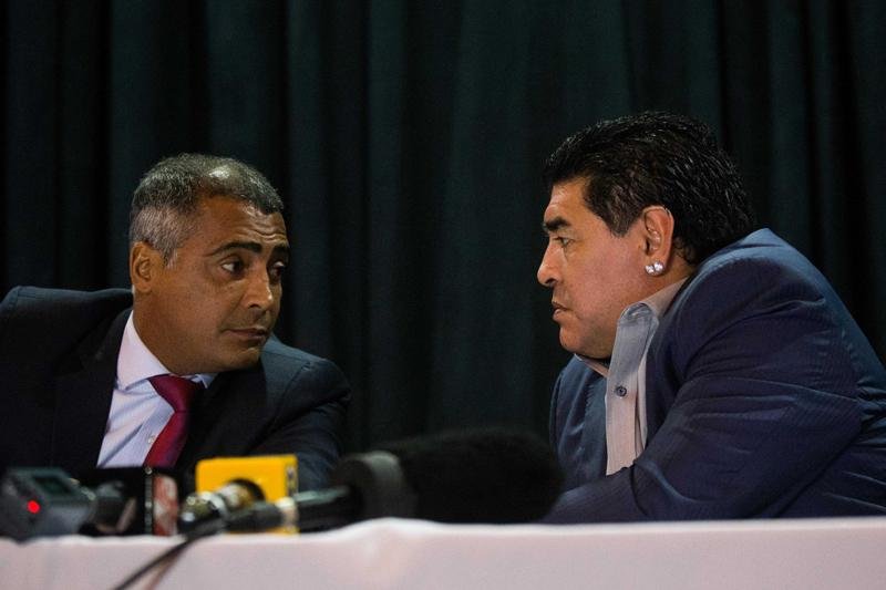Rom&aacute;rio participou com Maradona de reuni&atilde;o organizada por Andr&eacute;s Sanchez