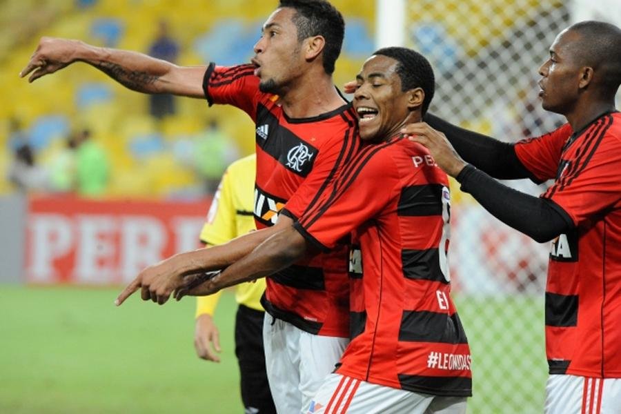 Dois gols de Hernane garantiram o placar de 2 a 1 no Maracan&atilde;