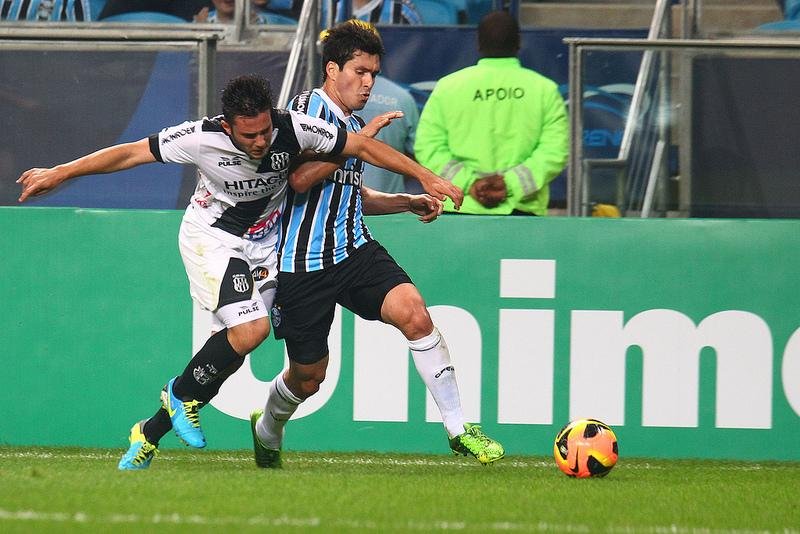 Suspens&atilde;o de Riveros para jogo do Paraguai causa surpresa no Gr&ecirc;mio