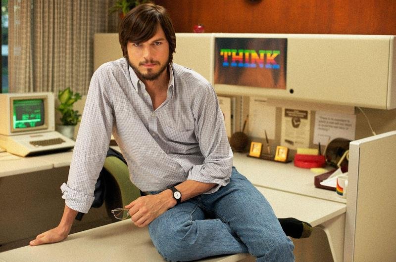 Ashton Kutcher interpreta o vision&aacute;rio da tecnologia Steve Jobs no filme &acute;Jobs&acute;