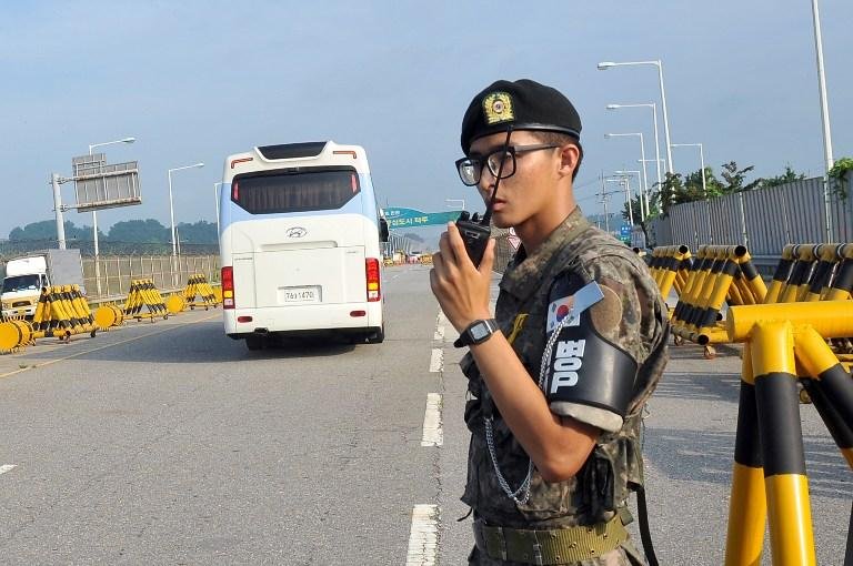 Coreia do Norte reabre linha de comunica&ccedil;&atilde;o com Sul