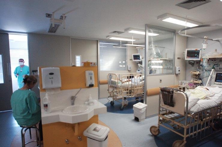 UTI pedi&aacute;trica do Hospital de Cl&iacute;nicas passou por uma reforma