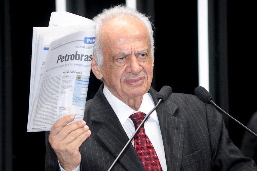 Senador ga&uacute;cho utilizou espa&ccedil;o na tribuna nesta segunda-feira para cobrar cancelamento do leil&atilde;o