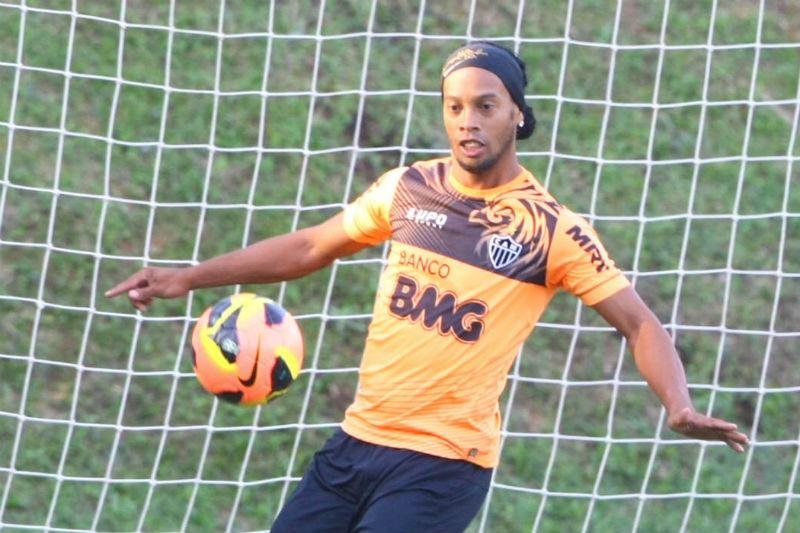 Ronaldinho dever&aacute; jogar pela primeira vez na Arena no pr&oacute;ximo domingo