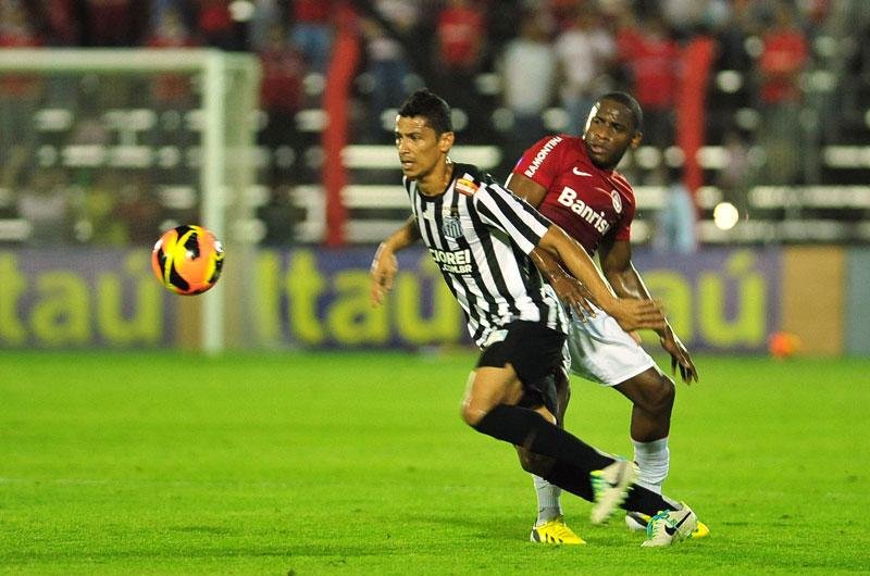 Inter perdeu muitas chances e levou 2 a 1 do Santos