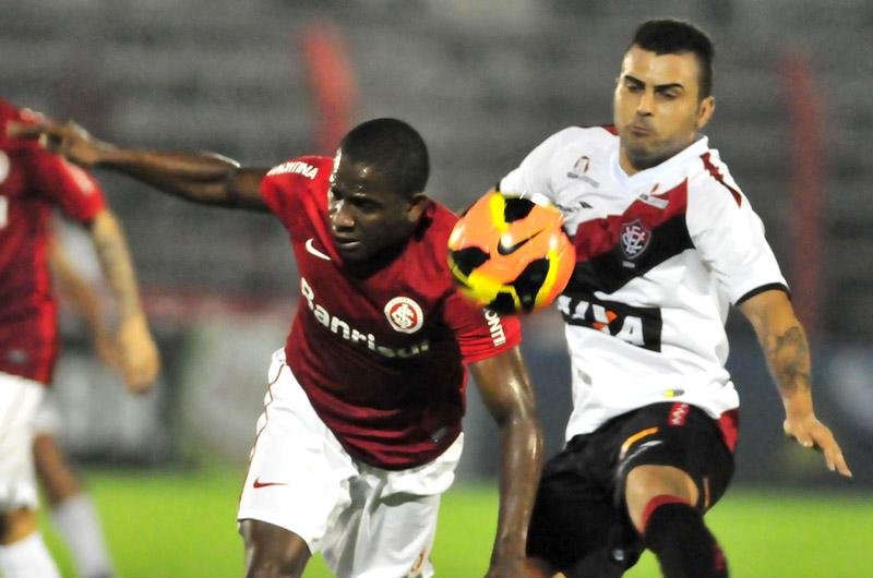 Inter empata em 2 a 2 com o Vit&oacute;ria no est&aacute;dio do Vale