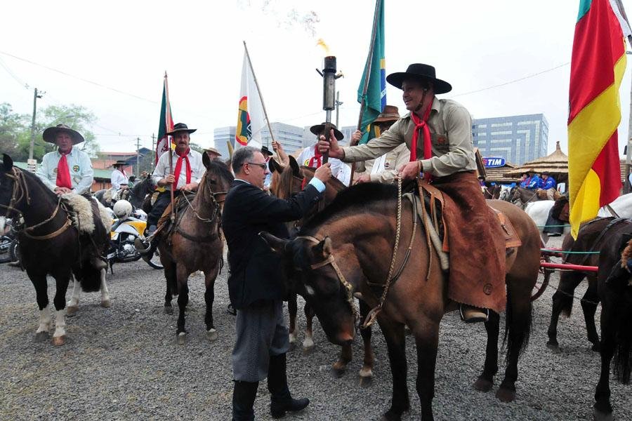 Acampamento teve abertura oficial nesta manh&atilde;